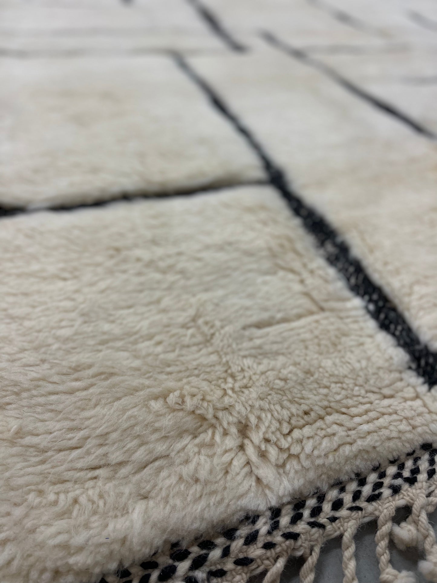 Tapis lignes noires - SD3-186cm x 246cm