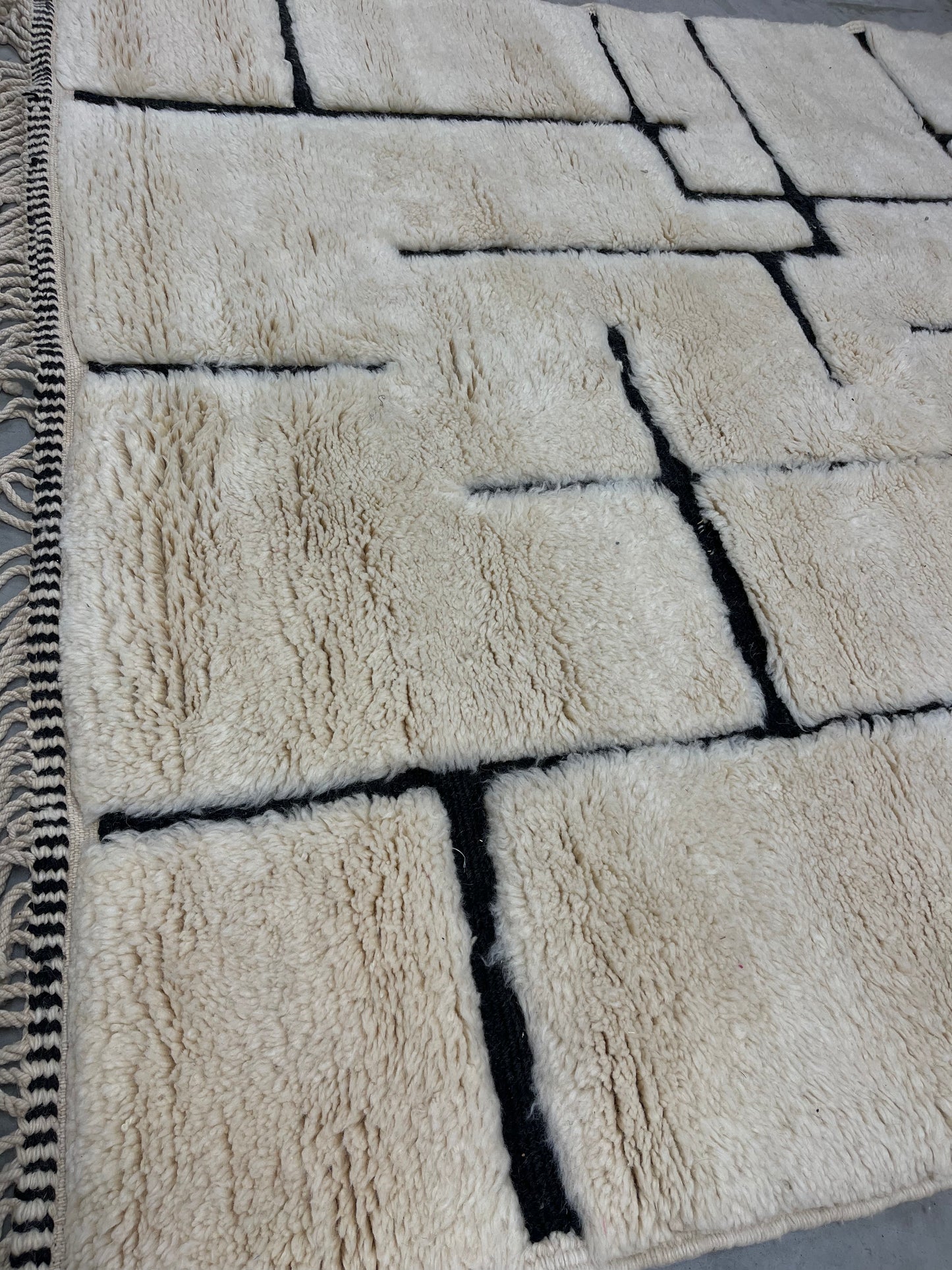 Tapis lignes noires & vertes -SD11-183cm x 240cm