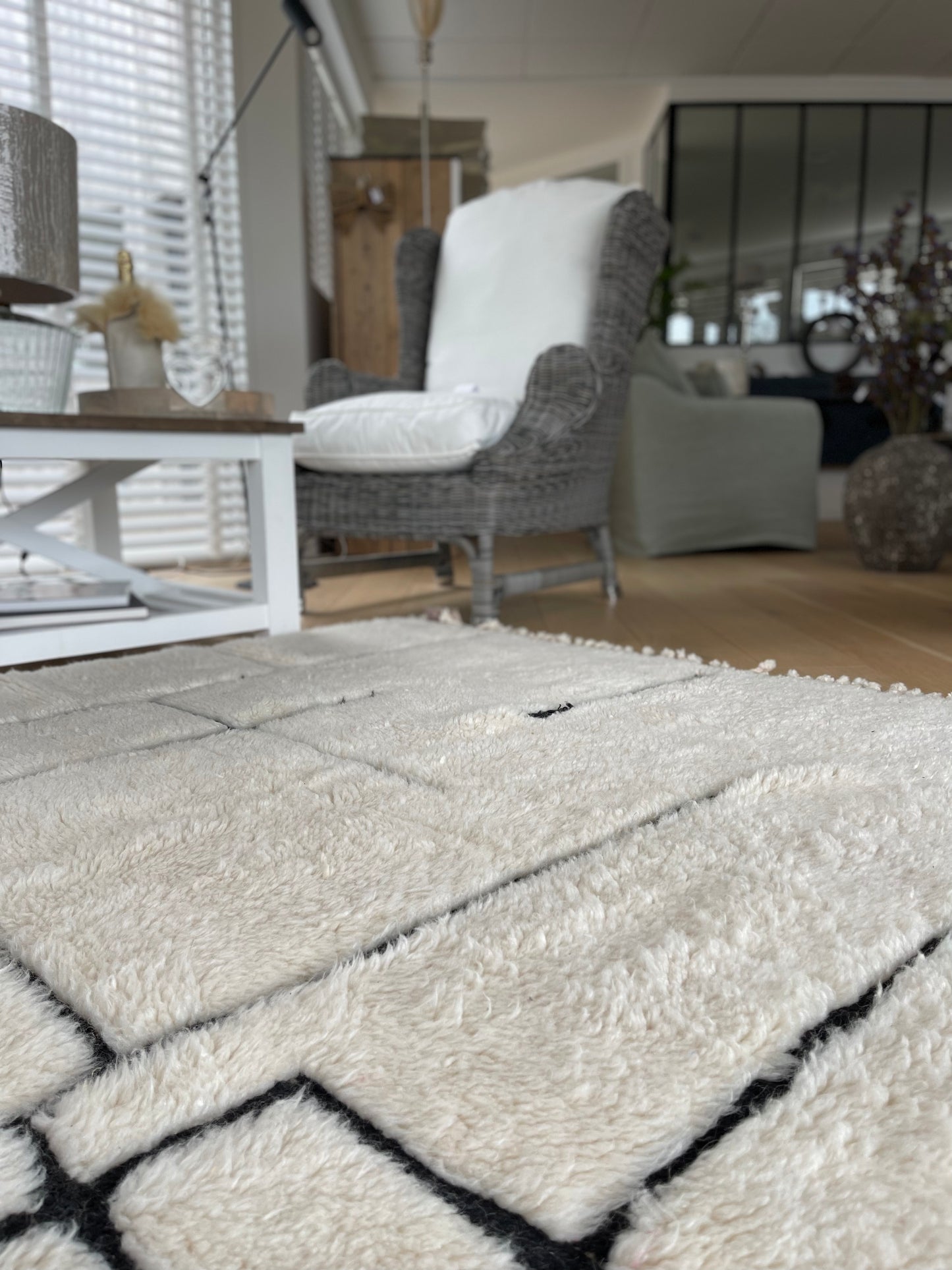 Tapis lignes noires & vertes -SD11-183cm x 240cm